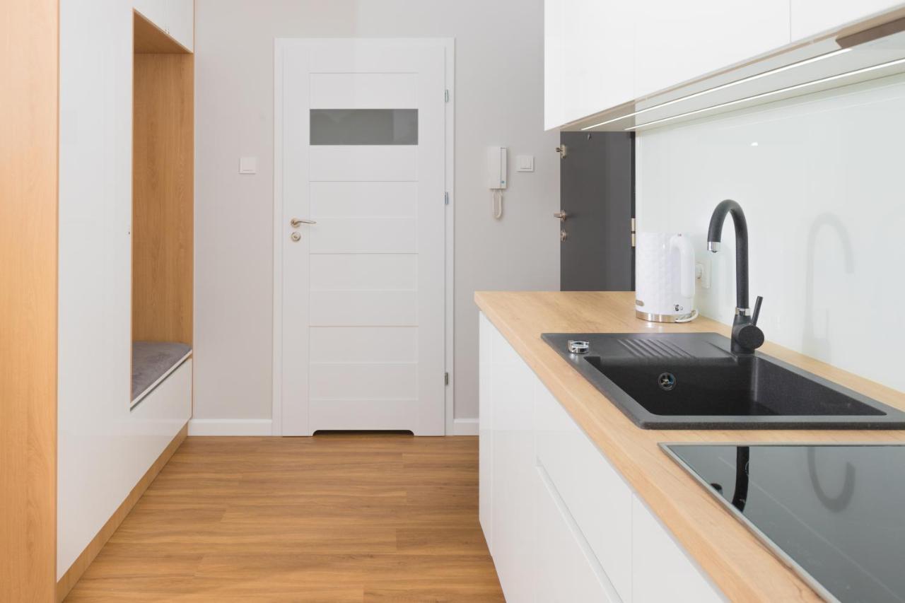 Royal Manu Apartment Netflix Лодзь Экстерьер фото